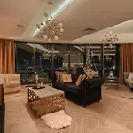 Hanza Tower Gold *