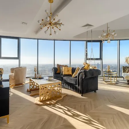 Hanza Tower Gold Apartment *