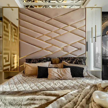 Hanza Tower Gold *