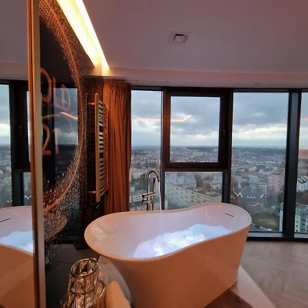 Hanza Tower Gold Apartment