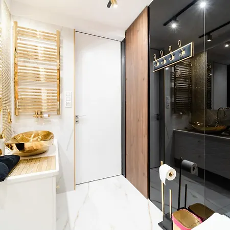 Hanza Tower Gold Apartment