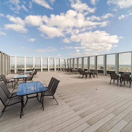 Hanza Tower Gold Apartment